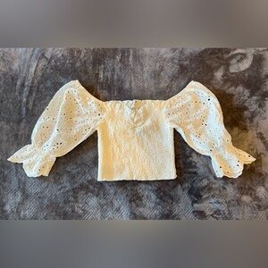 Women’s puff sleeve eyelet top size Small.